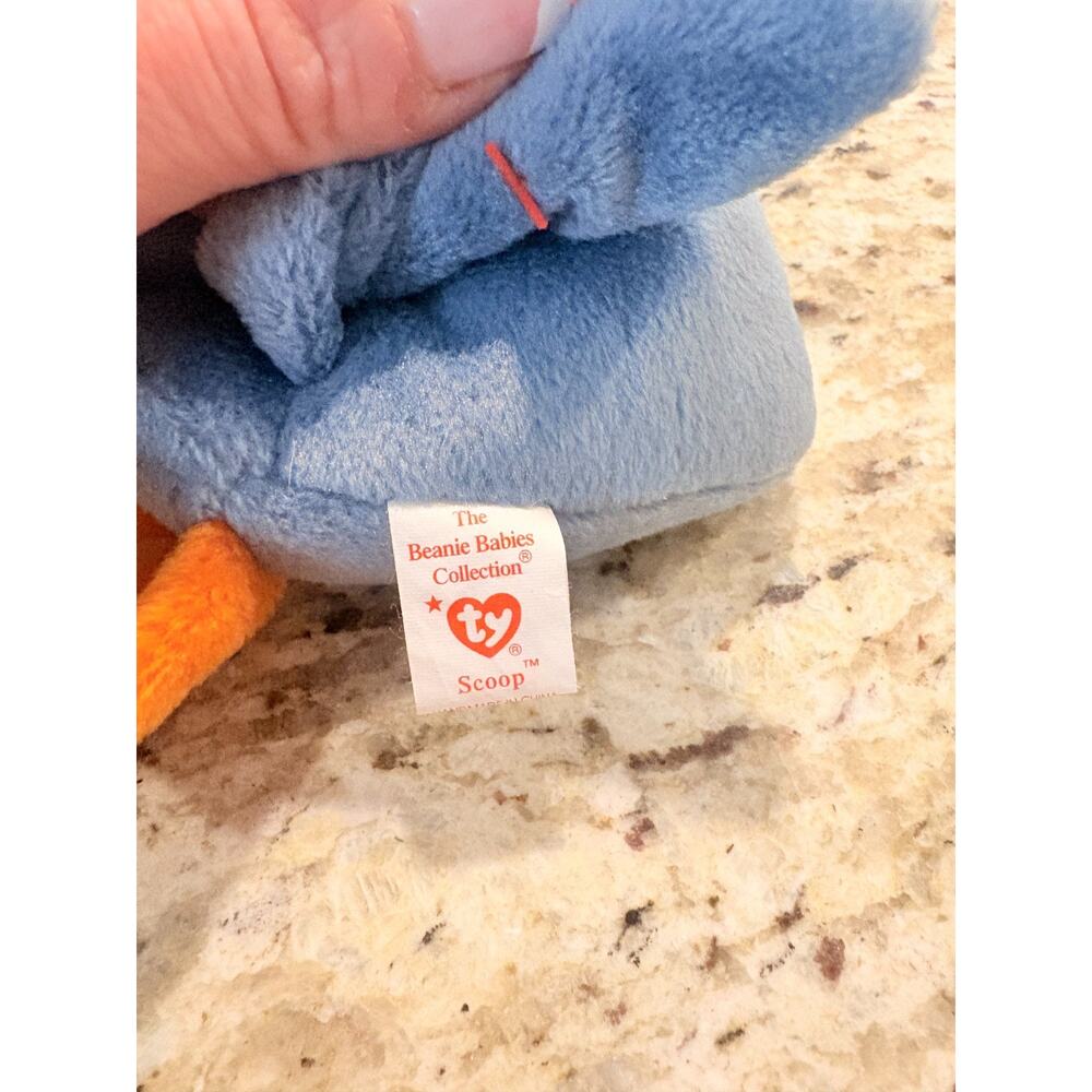 Scoop the Pelican Beanie Baby With ERRORS VERY RARE Retired TY 1996 - Picture 2 of 7